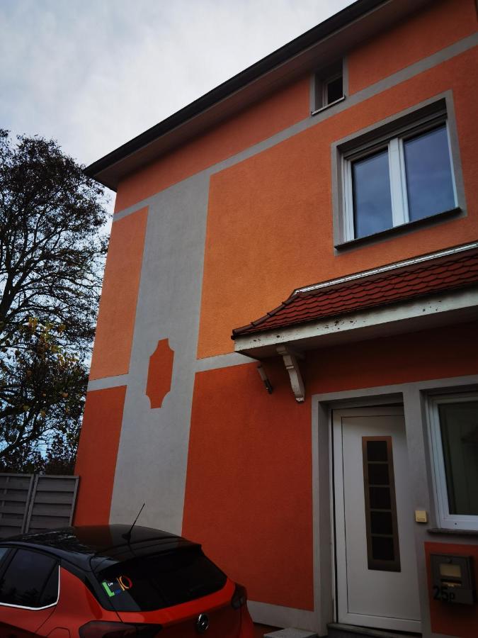 Modernes Behagliches Haus Mit Kamin, Terrasse Und Garten Magdeburg Dış mekan fotoğraf